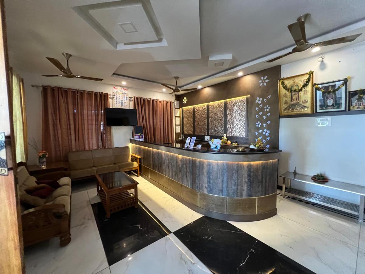Raja Residency Hotel Alandurai Exterior photo